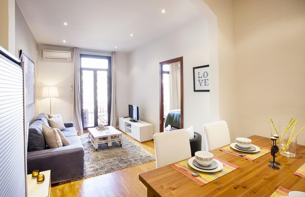 Apartments Barcelona & Home Deco Viladomat Εξωτερικό φωτογραφία